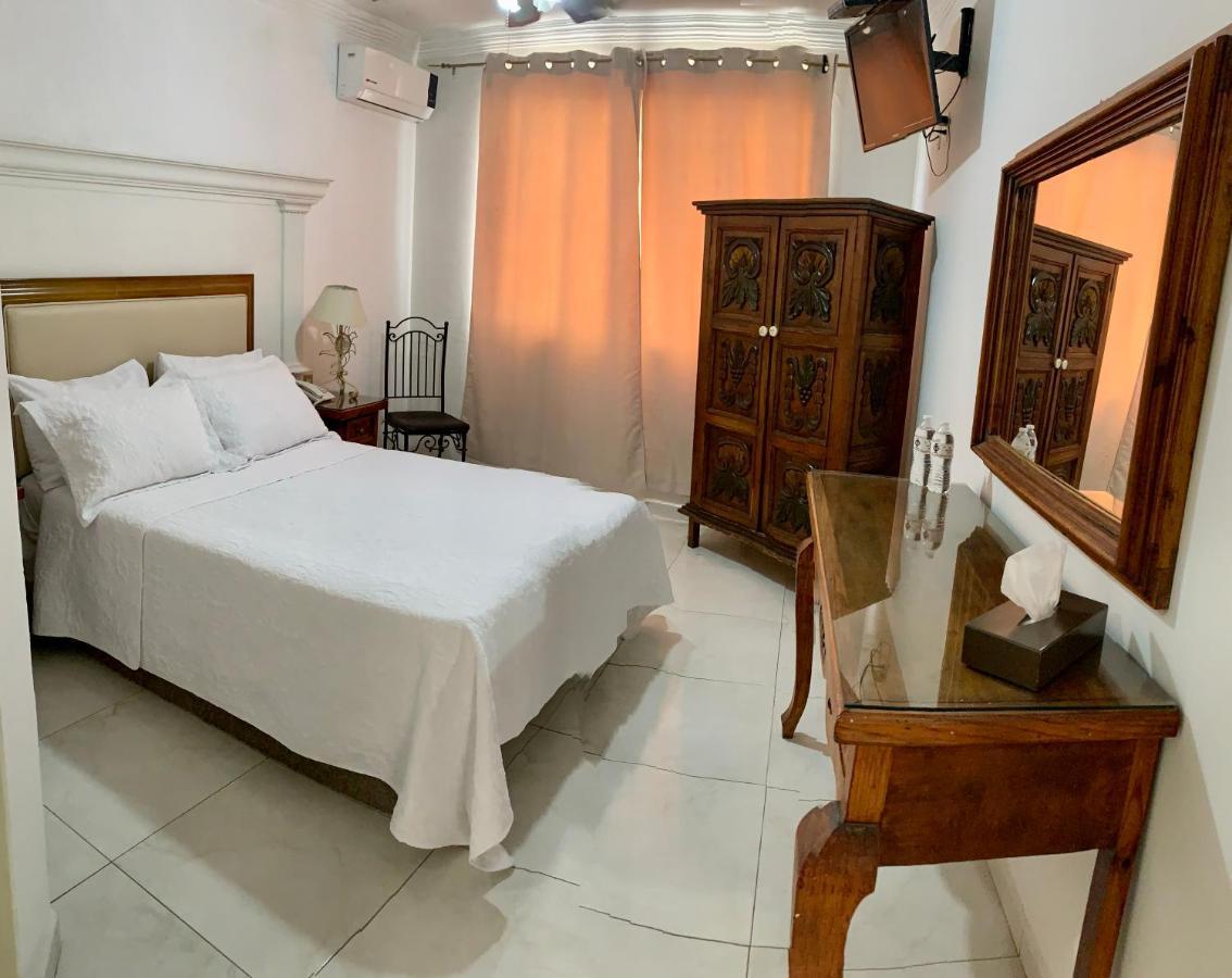 Hotel Inn Galerias Aguascalientes Buitenkant foto