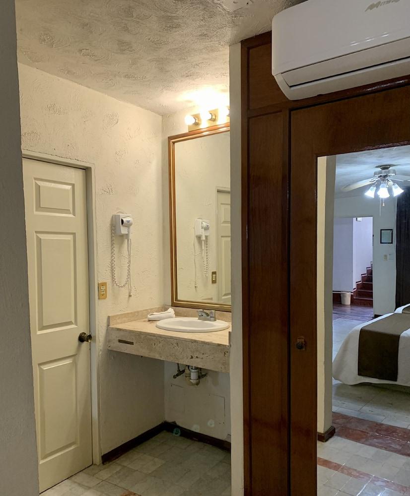 Hotel Inn Galerias Aguascalientes Buitenkant foto