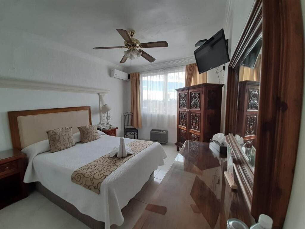 Hotel Inn Galerias Aguascalientes Buitenkant foto