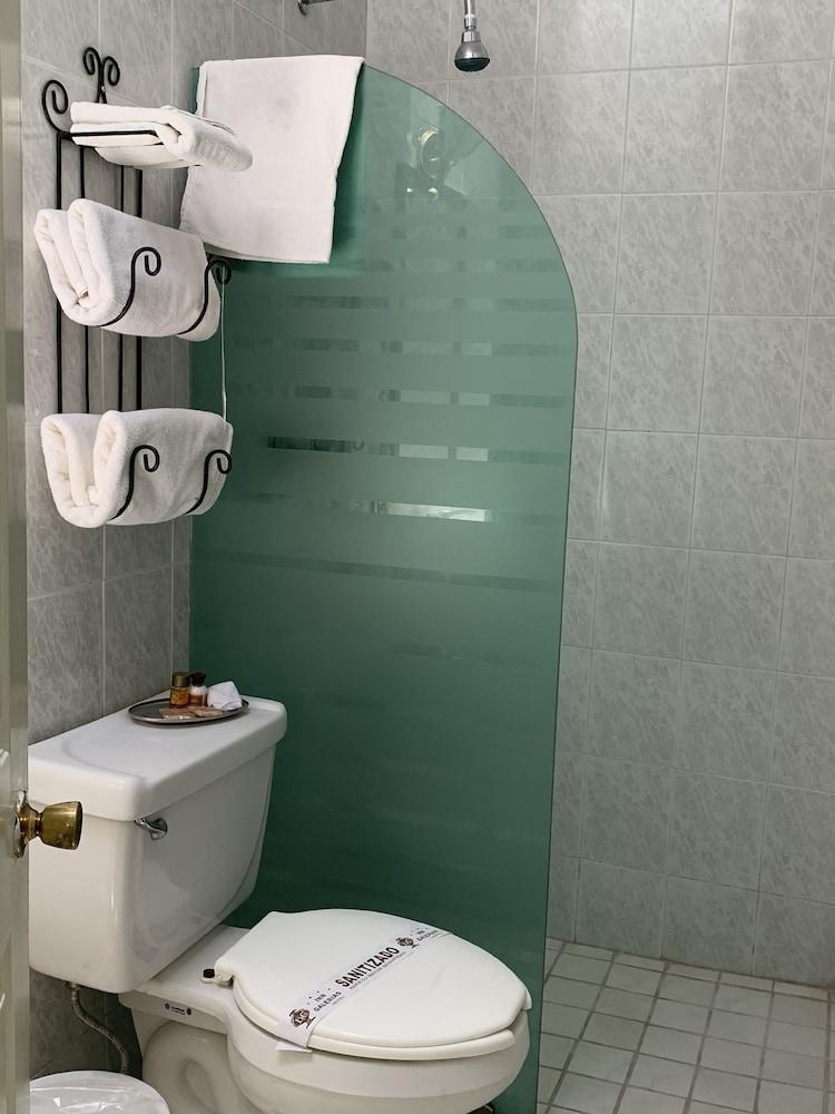 Hotel Inn Galerias Aguascalientes Buitenkant foto