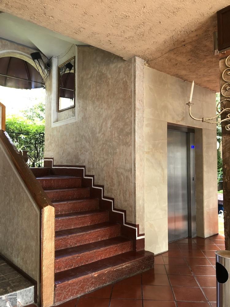 Hotel Inn Galerias Aguascalientes Buitenkant foto