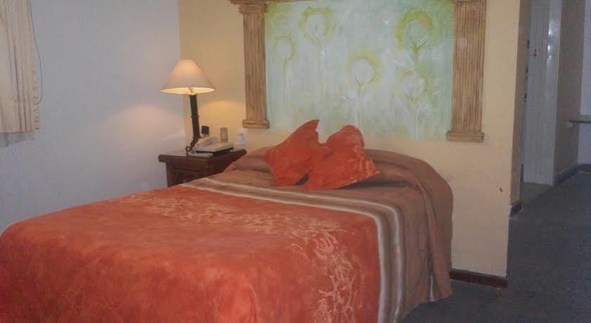 Hotel Inn Galerias Aguascalientes Buitenkant foto